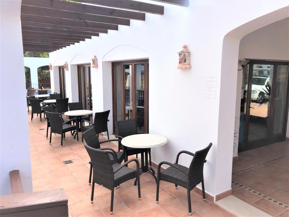 Residencia Cala Dorada Appartamento Santanyí Esterno foto